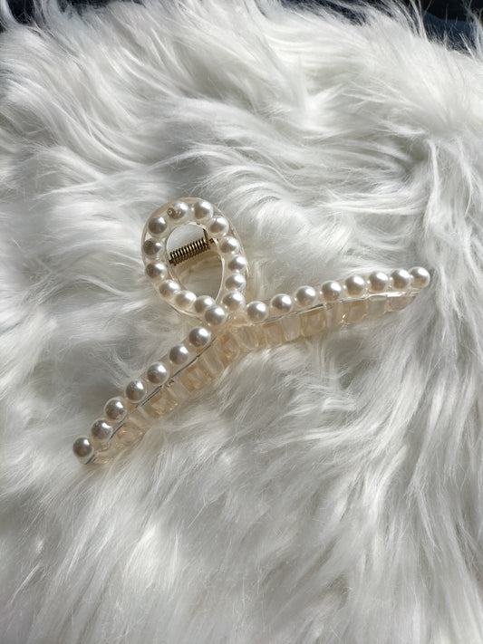 Pearl claw clip